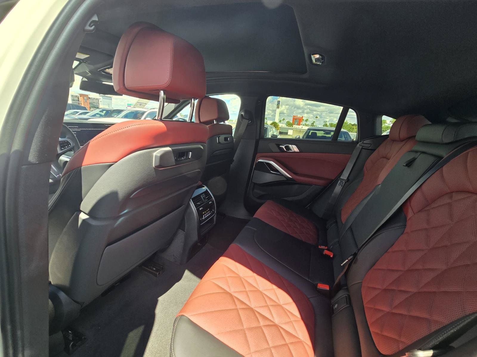 New 2027 BMW X6 xDrive40i w/ Climate Comfort Package AWD/4WD image 9