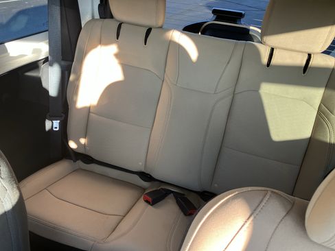 Used 2021 Jeep Wrangler Sport image 10