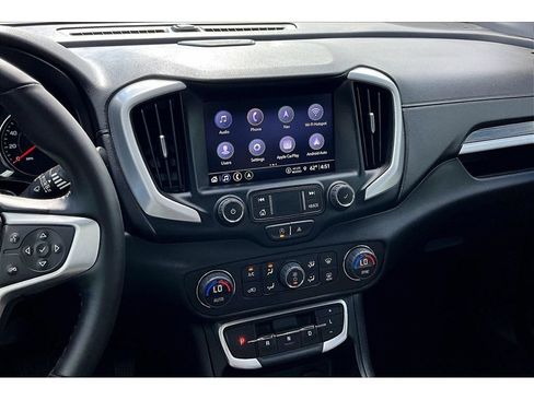 Used 2024 GMC Terrain SLT w/ Infotainment Package II AWD/4WD image 8