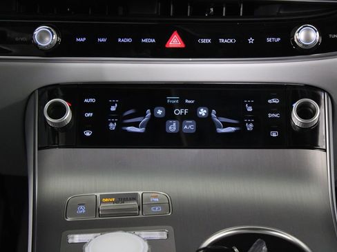 Used 2026 Genesis GV70 2.5T Advanced image 21