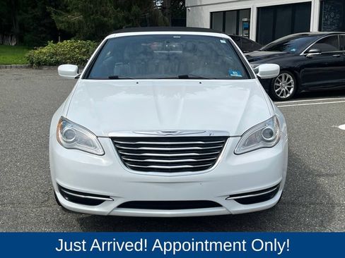 Used 2014 Chrysler 200 Touring FWD image 2
