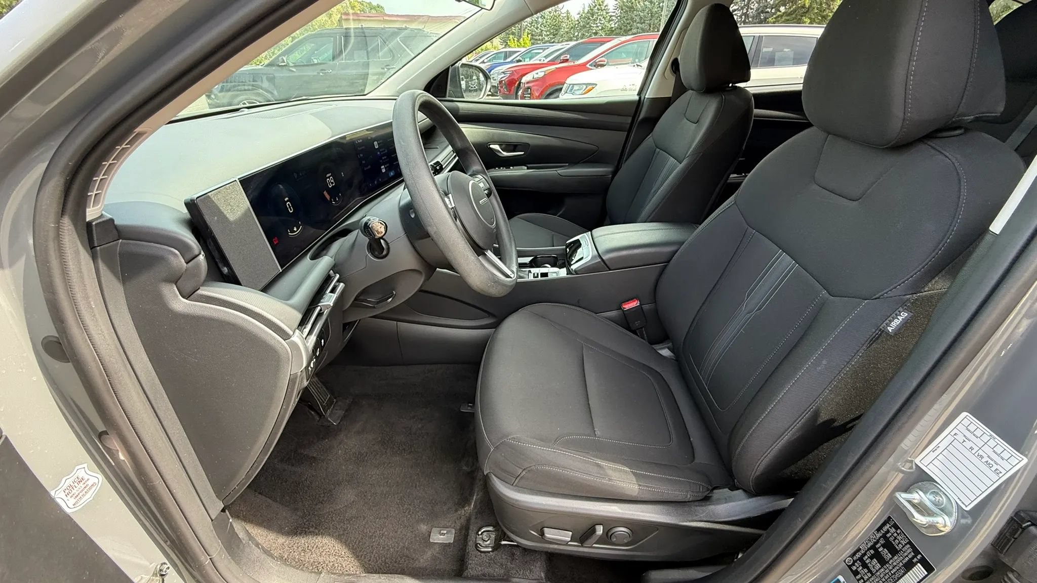Used 2025 Hyundai Tucson SEL FWD image 2