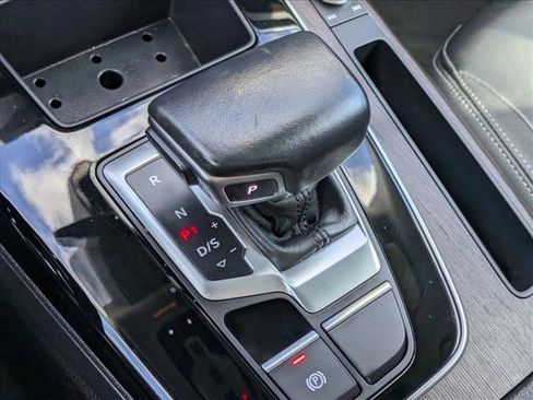 Used 2022 Audi Q5 2.0T Premium w/ Convenience Package image 18