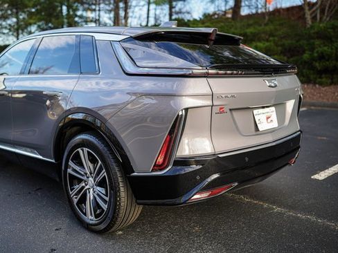 Used 2025 Cadillac Lyriq Luxury image 7
