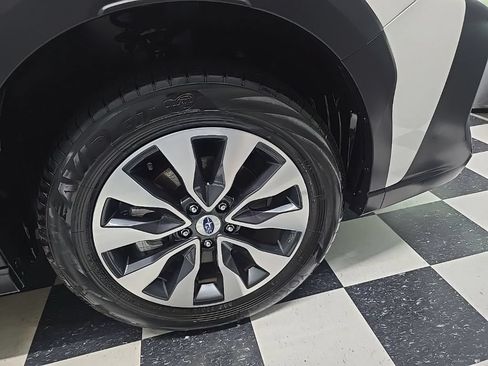 Certified 2023 Subaru Outback Limited AWD/4WD image 4
