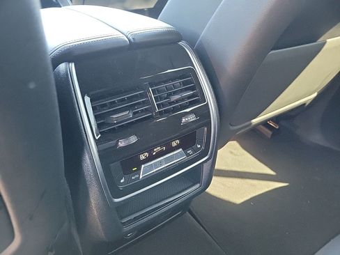 Used 2024 BMW X5 sDrive40i w/ Premium Package image 21