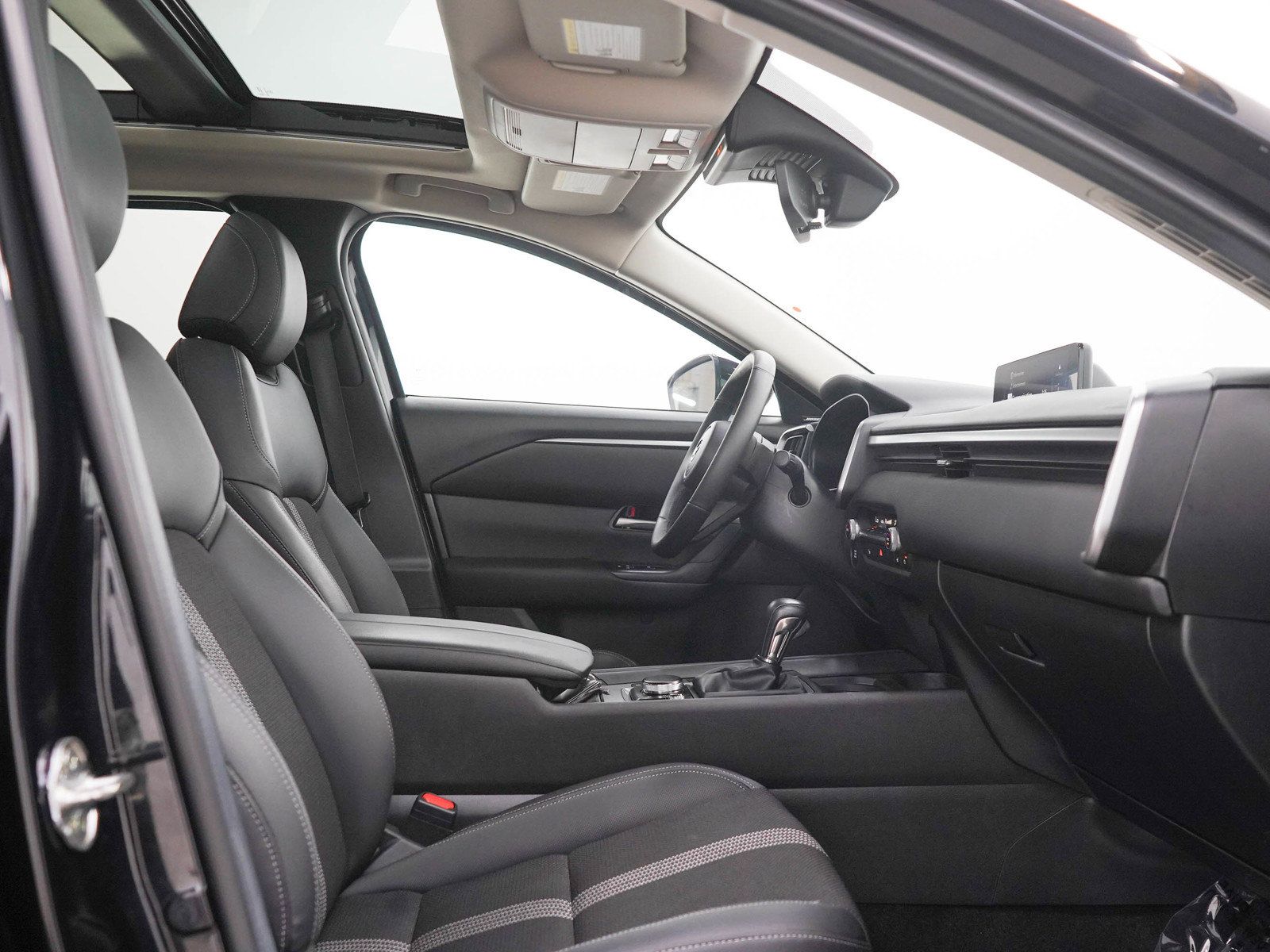 Used 2025 MAZDA CX-50 AWD 2.5 S w/ Premium Package image 13