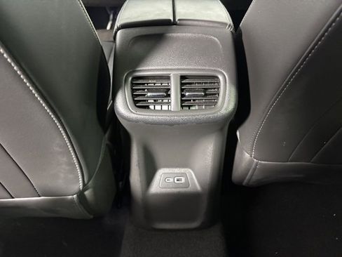 Used 2022 Buick Envision Essence w/ Technology Package I image 19