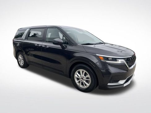 Certified 2022 Kia Carnival LX FWD image 3