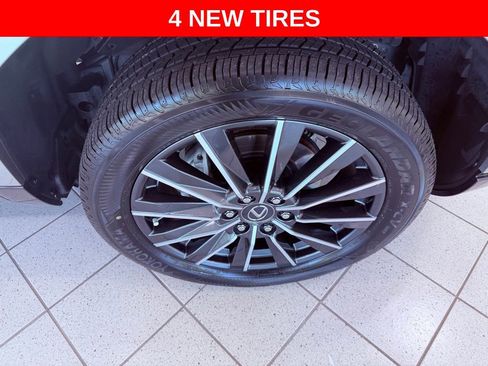 Used 2024 Lexus GX 550 w/ Accessory Package (2T) AWD/4WD image 4