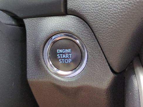 Certified 2021 Toyota RAV4 XLE FWD image 25