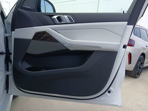 New 2026 BMW X5 sDrive40i RWD image 17