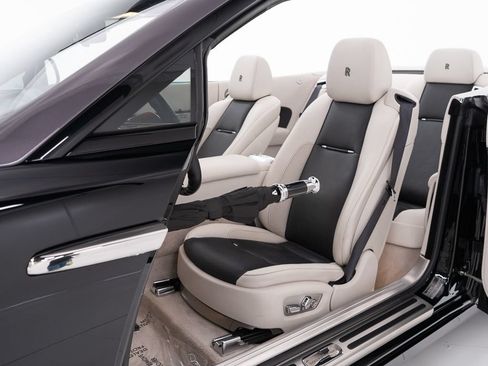 Certified 2018 Rolls-Royce Dawn RWD image 29