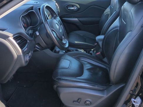 Used 2020 Jeep Cherokee Limited image 16