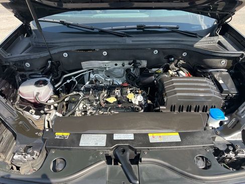 Used 2024 Volkswagen Atlas SE image 11