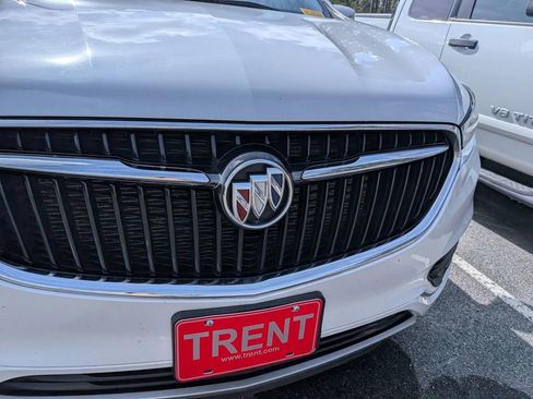 Used 2020 Buick Enclave Essence w/ Sound and Sites Package image 15