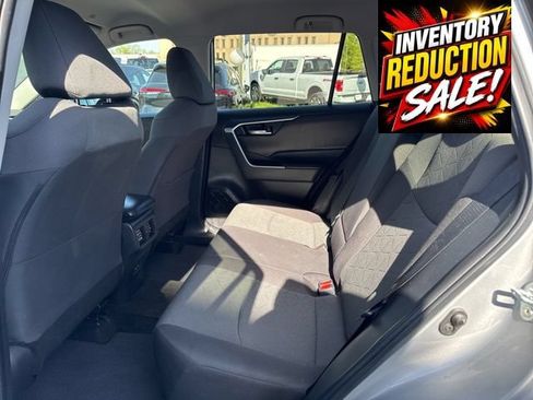 Used 2023 Toyota RAV4 XLE AWD/4WD image 20