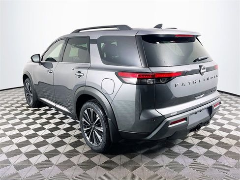 New 2026 Nissan Pathfinder Platinum image 5