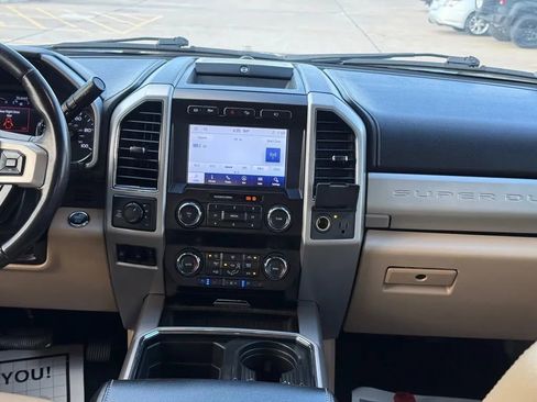Used 2021 Ford F250 Lariat w/ Lariat Ultimate Package AWD/4WD image 12