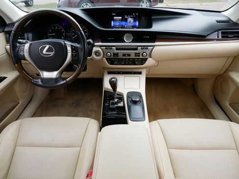 Used 2015 Lexus ES 350 w/ Premium Package FWD image 10