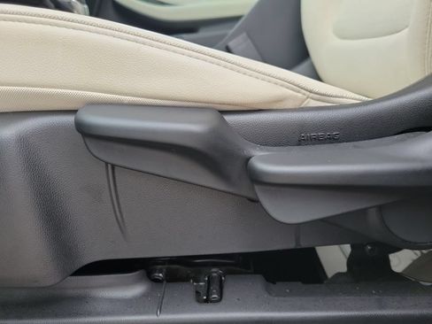 Used 2024 Buick Encore GX Preferred AWD/4WD image 16