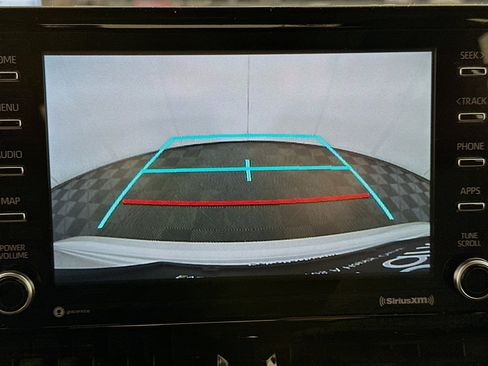 Used 2021 Toyota Corolla LE image 22