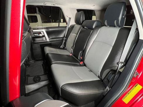 Used 2021 Toyota 4Runner SR5 Premium w/ Moonroof Package AWD/4WD image 17