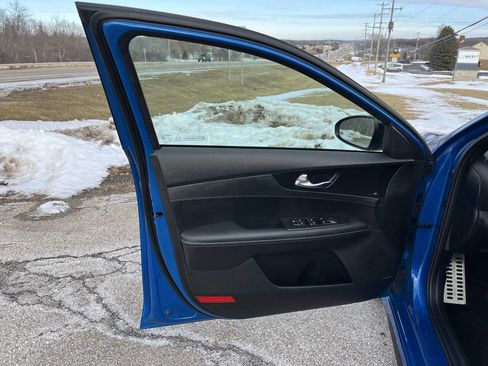 Used 2023 Kia Forte GT-Line w/ GT-Line Premium Package image 9