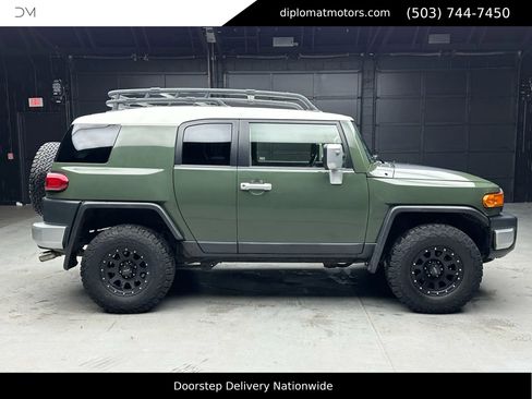 Used 2014 Toyota FJ Cruiser 4WD image 7