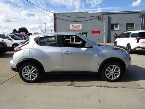 Used 2016 Nissan Juke S AWD/4WD image 4