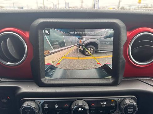 Used 2021 Jeep Gladiator Rubicon image 25