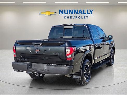 Used 2021 Nissan Titan PRO-4X w/ Pro-4x Convenience Package image 5