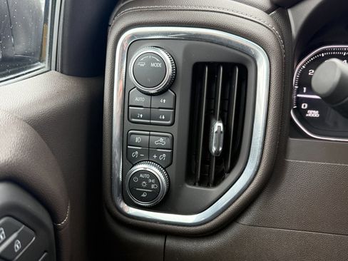 Used 2021 GMC Sierra 1500 SLT w/ SLT Premium Package image 32