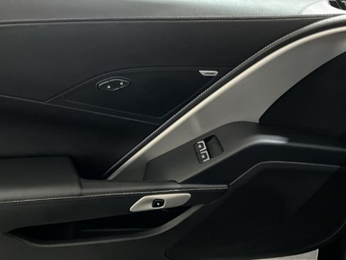 Used 2019 Chevrolet Corvette Stingray Coupe w/ 1LT RWD image 20