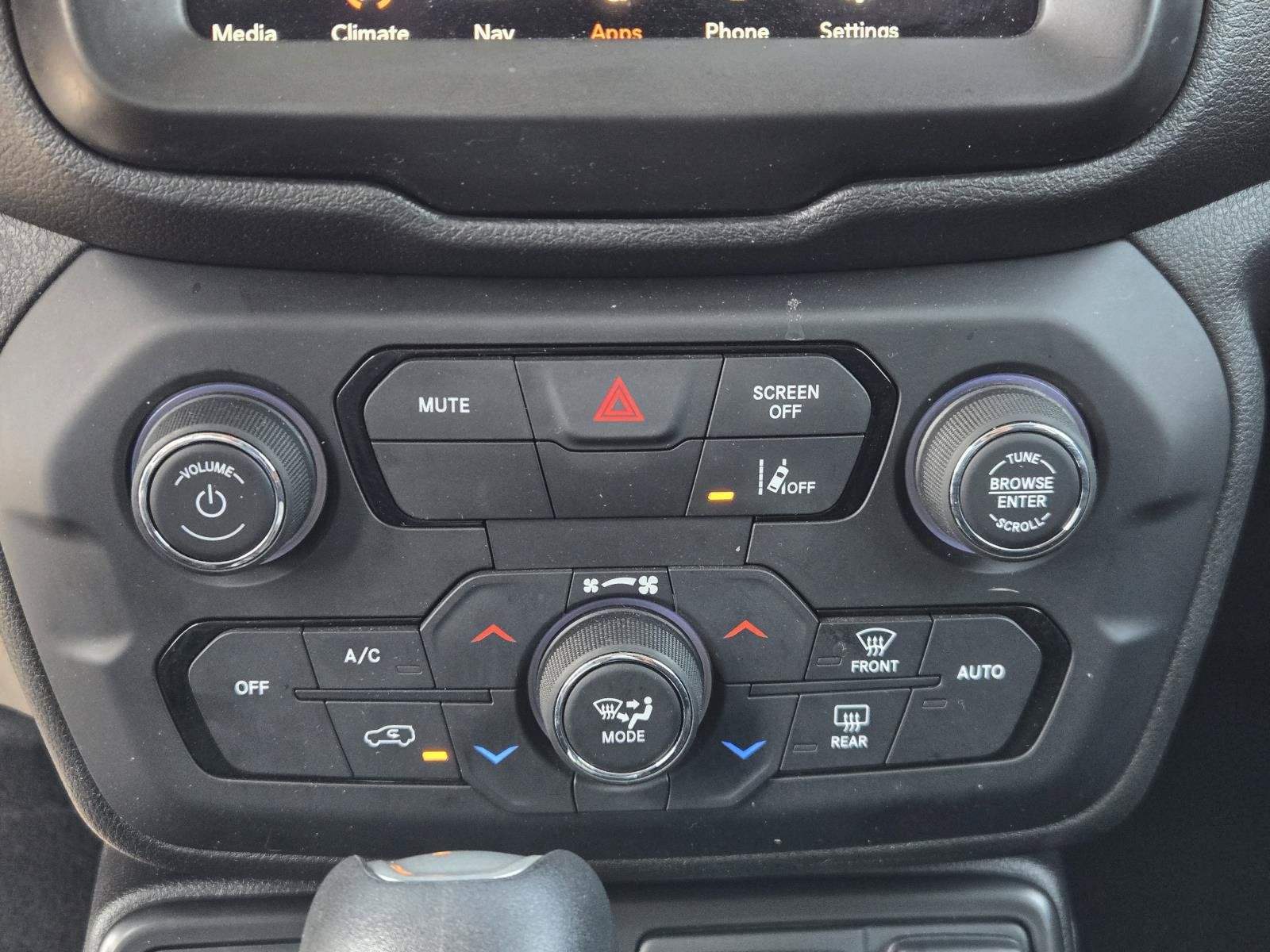 Used 2022 Jeep Renegade Latitude AWD/4WD image 13