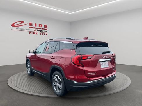 Used 2021 GMC Terrain SLT w/ Infotainment Package II AWD/4WD image 3