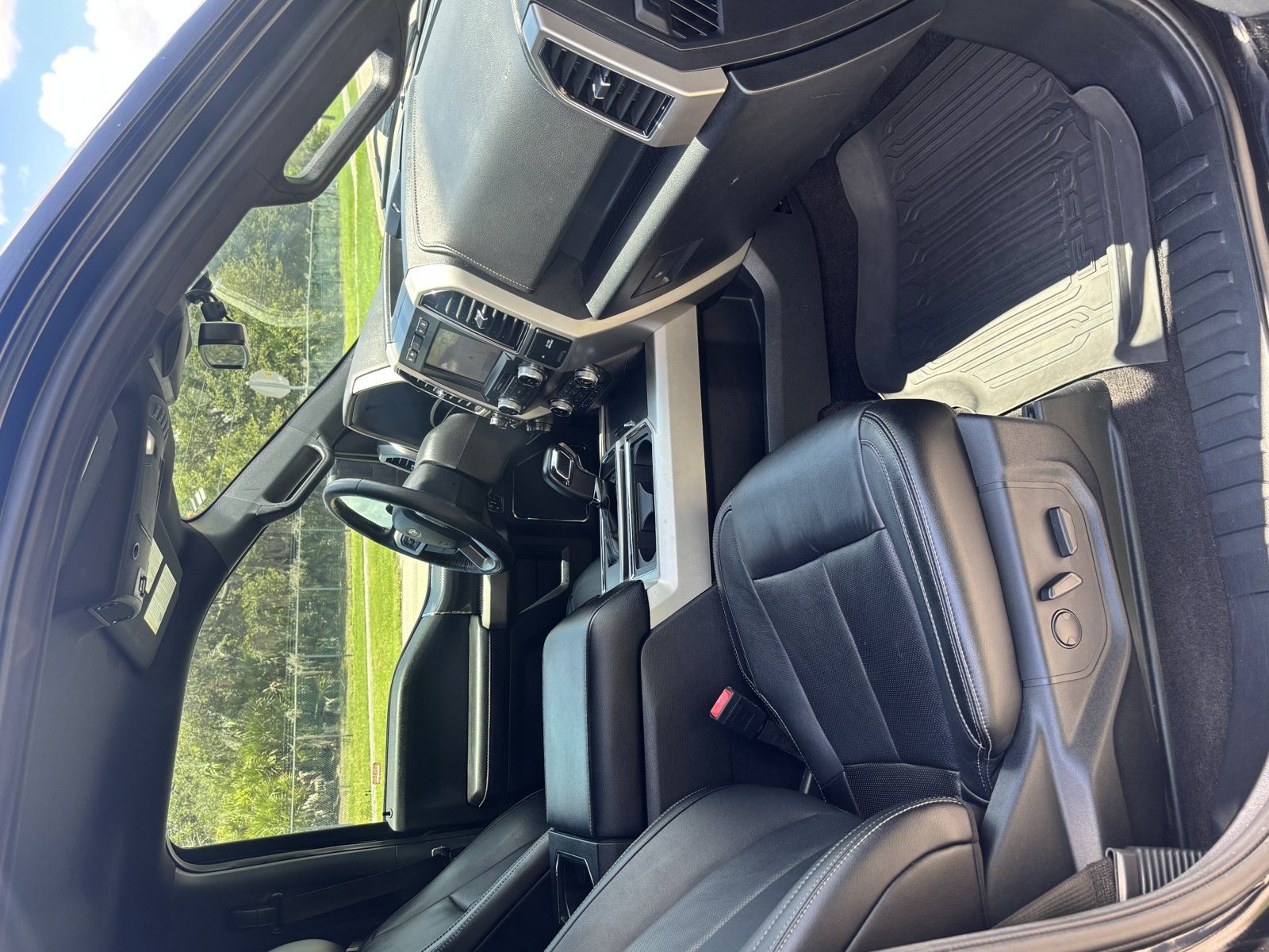 Used 2020 Ford F150 Lariat w/ Equipment Group 502A Luxury AWD/4WD image 16