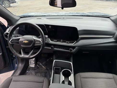 Used 2025 Chevrolet Equinox LT image 12