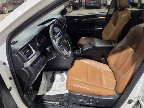 Used 2019 Toyota Highlander Limited Platinum AWD/4WD image 26