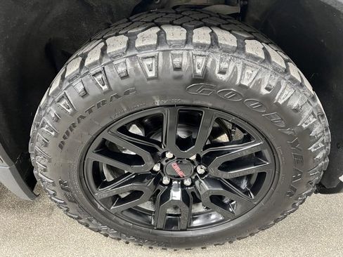 Used 2022 GMC Sierra 1500 Elevation w/ Preferred Package image 16