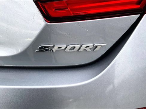 Used 2021 Honda Accord Sport image 9