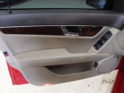 Used 2014 Mercedes-Benz C 300 4MATIC Sedan image 17