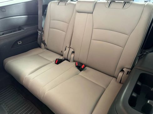 Used 2021 Honda Pilot Touring image 43