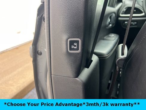 Certified 2022 Chrysler Pacifica Touring-L w/ S Appearance Package image 47