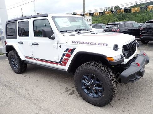 New 2026 Jeep Wrangler Unlimited Sport w/ Dual Top Group AWD/4WD image 10