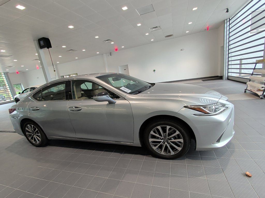 Used 2023 Lexus ES 350 w/ Accessory Package (Z1) FWD image 2