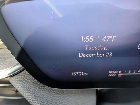 Used 2025 Buick Enclave Sport Touring image 11