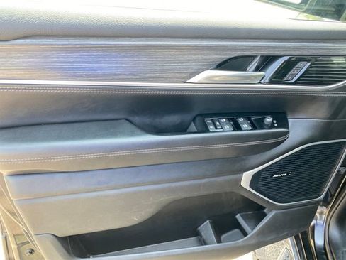 Used 2023 Jeep Wagoneer Series III w/ Preferred Equipment Group AWD/4WD image 18