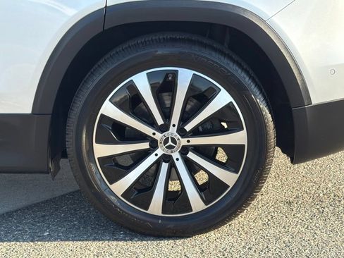 Used 2022 Mercedes-Benz GLB 250 image 16