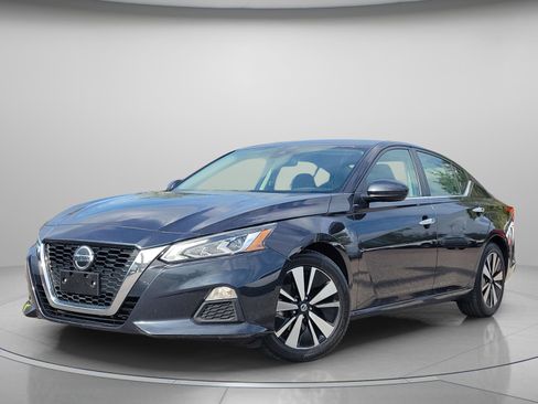 Certified 2022 Nissan Altima 2.5 SV image 2